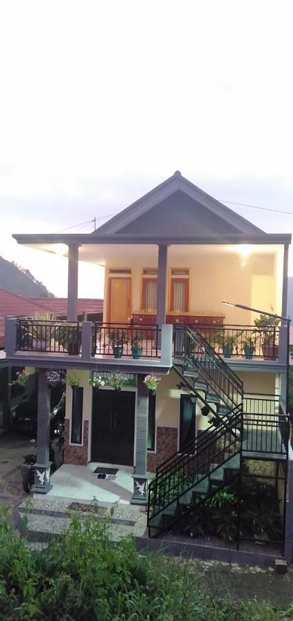 Homestay Anggun Бромо Екстериор снимка