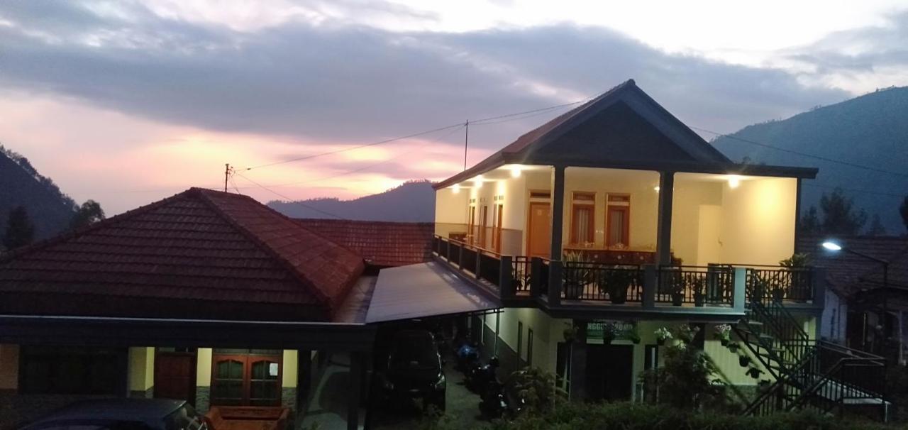 Homestay Anggun Бромо Екстериор снимка